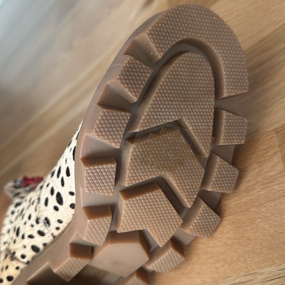 Dolce Vita Platform Boots - Picture 6 of 7